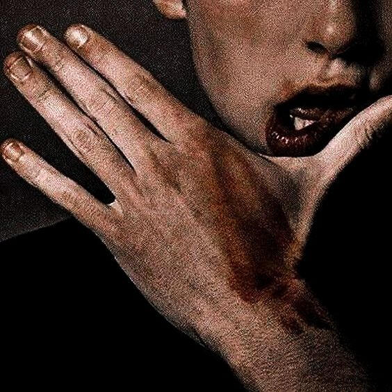 “Pulvis et umbra sumus”